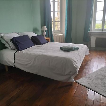 シャントネー Chateau Le Puybelliard Bed & Breakfast エクステリア 写真