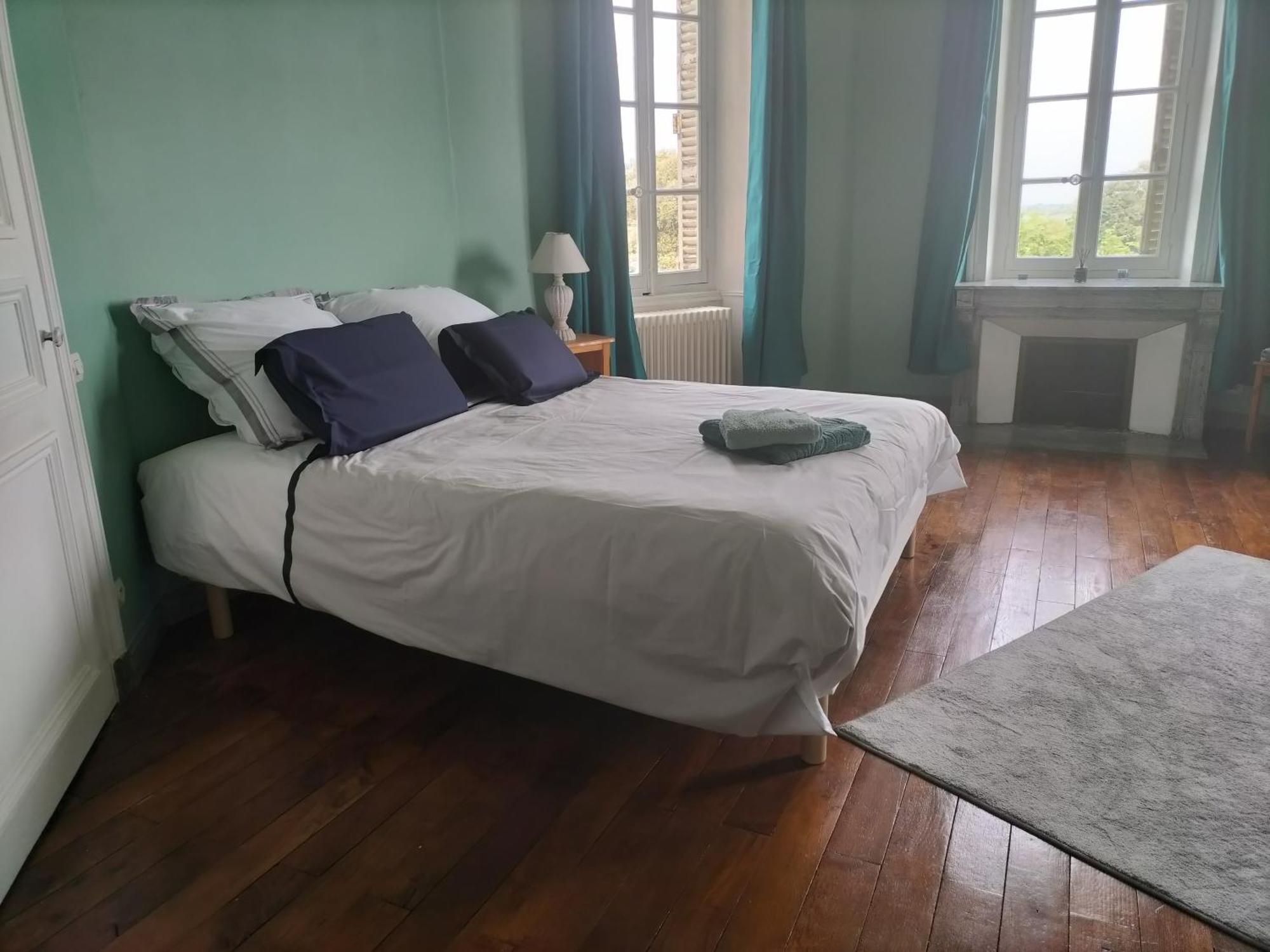 シャントネー Chateau Le Puybelliard Bed & Breakfast エクステリア 写真